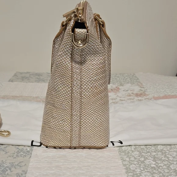 NEW Brahmin Duxbury Satchel in Tiramisu...a shimmering cream/gold leather - Picture 10 of 16